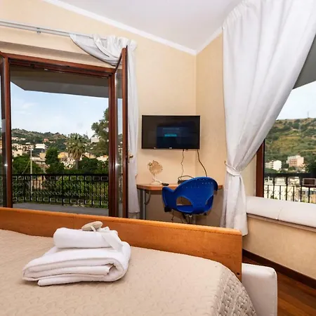 Synthesis Luxury Suites *